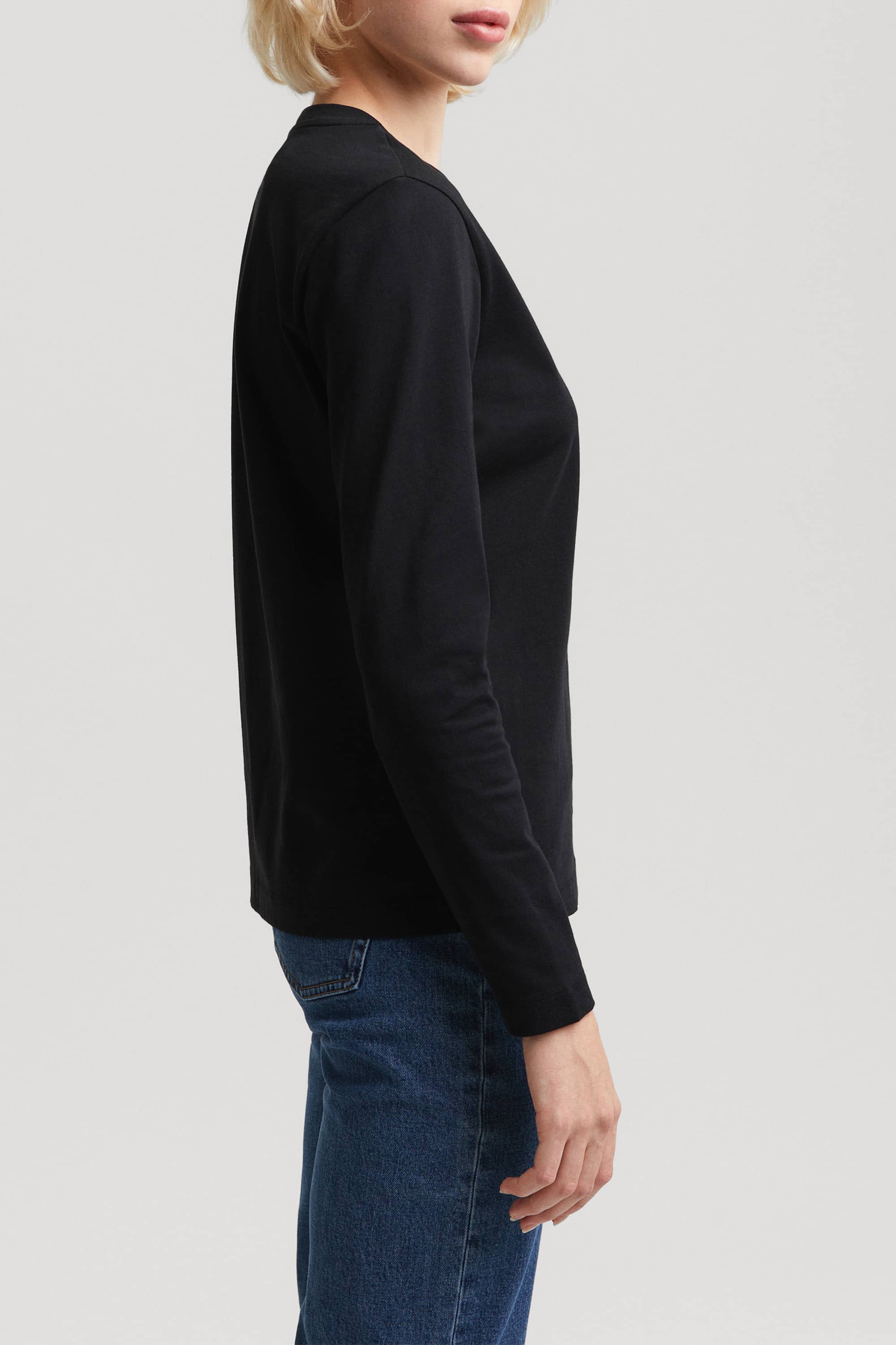 Image number 3 of The Long Sleeve T-Shirt v2.0 - Archive