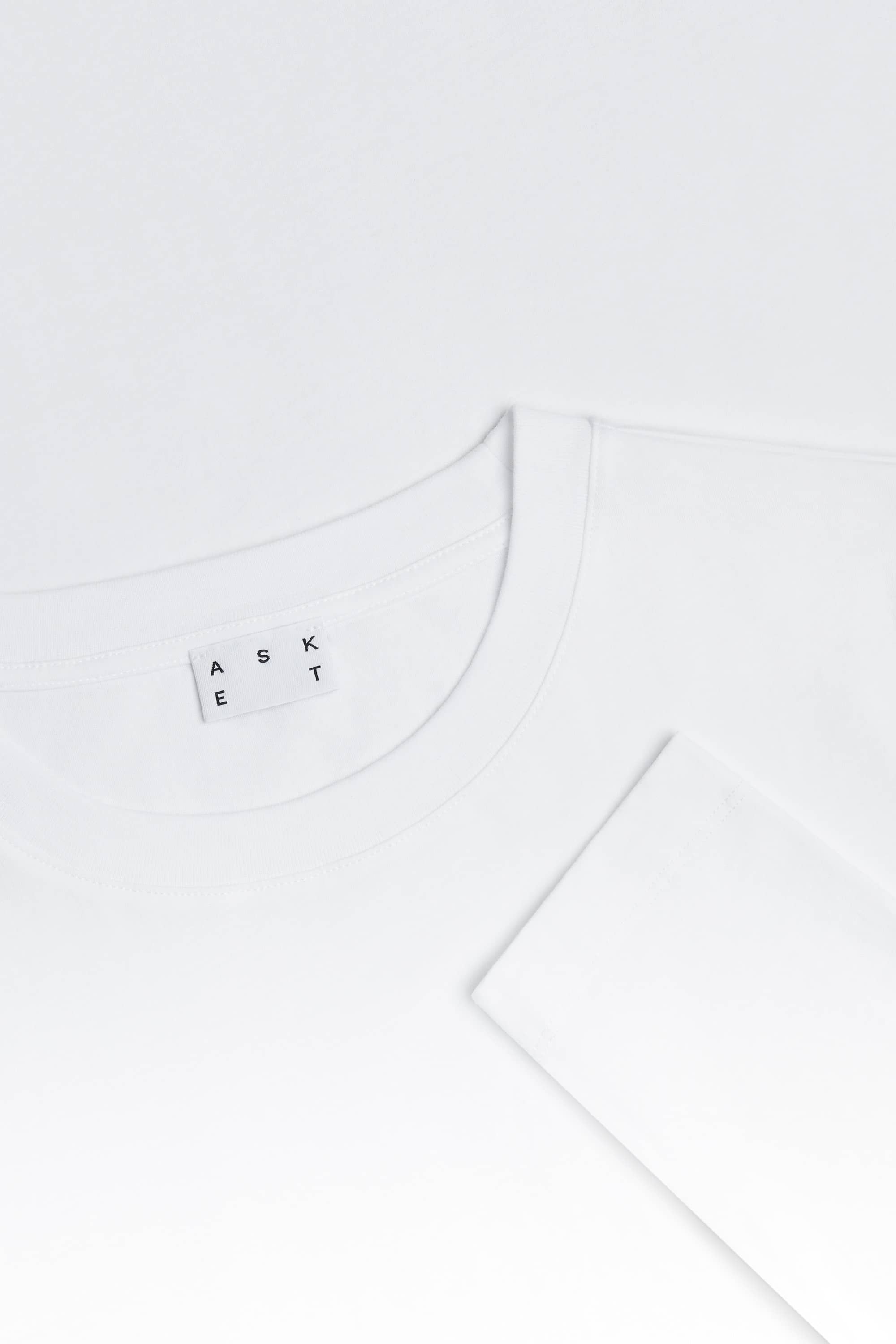Image number 7 of The Long Sleeve T-Shirt v2.0 - Archive