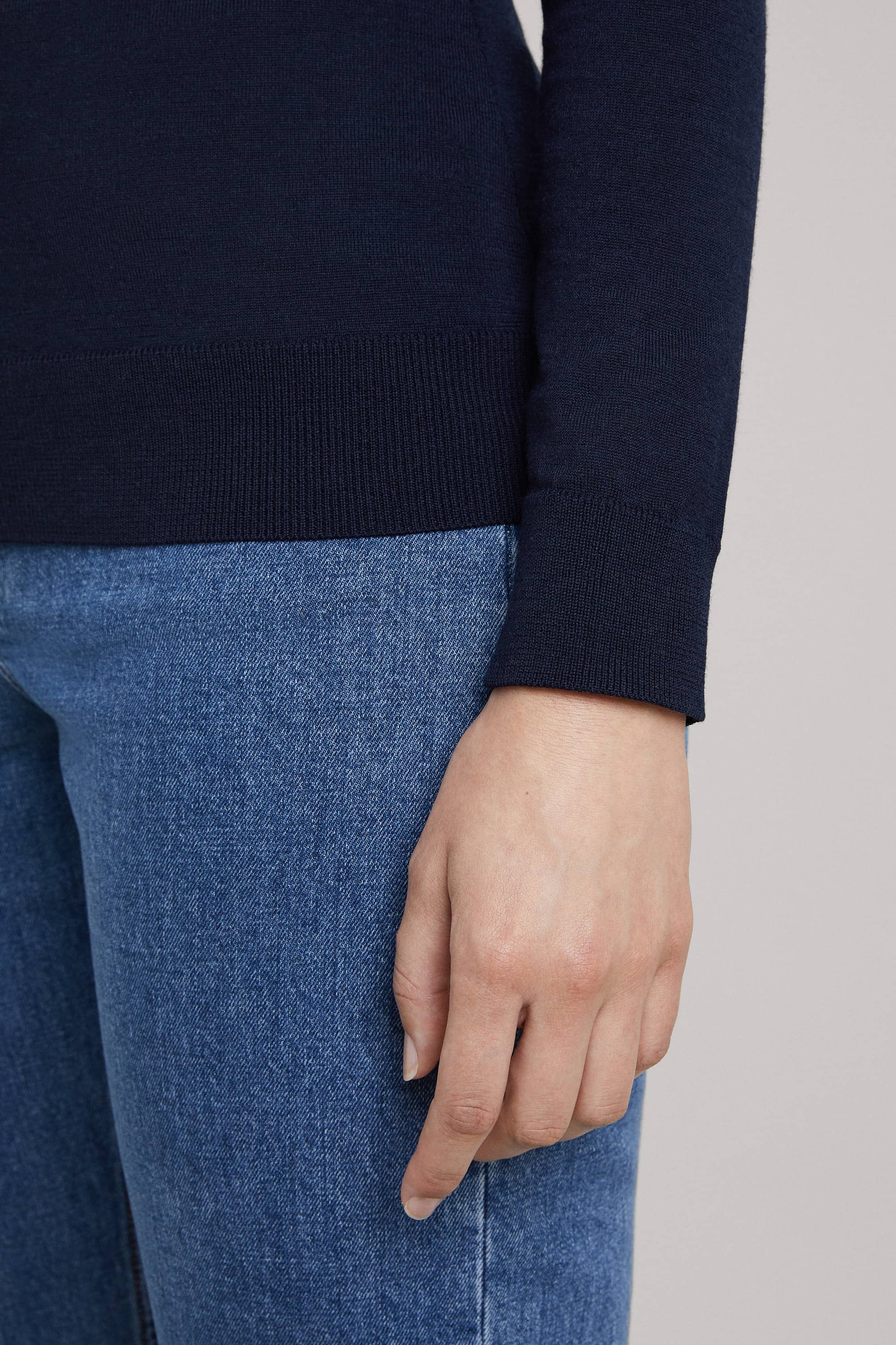 Image number 6 of The Merino Crew Neck Sweater v1.0 - Archive
