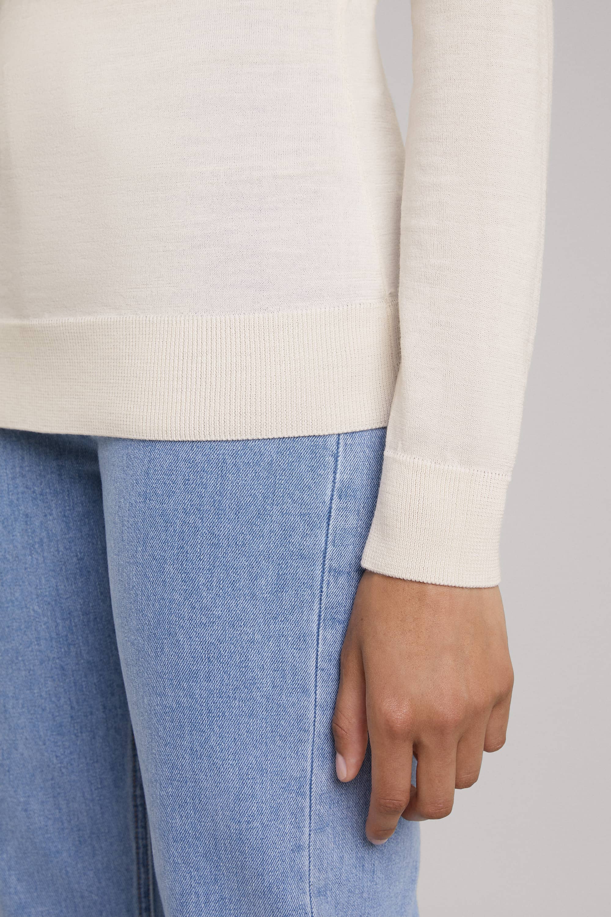 Image number 6 of The Merino Crew Neck Sweater v1.0 - Archive