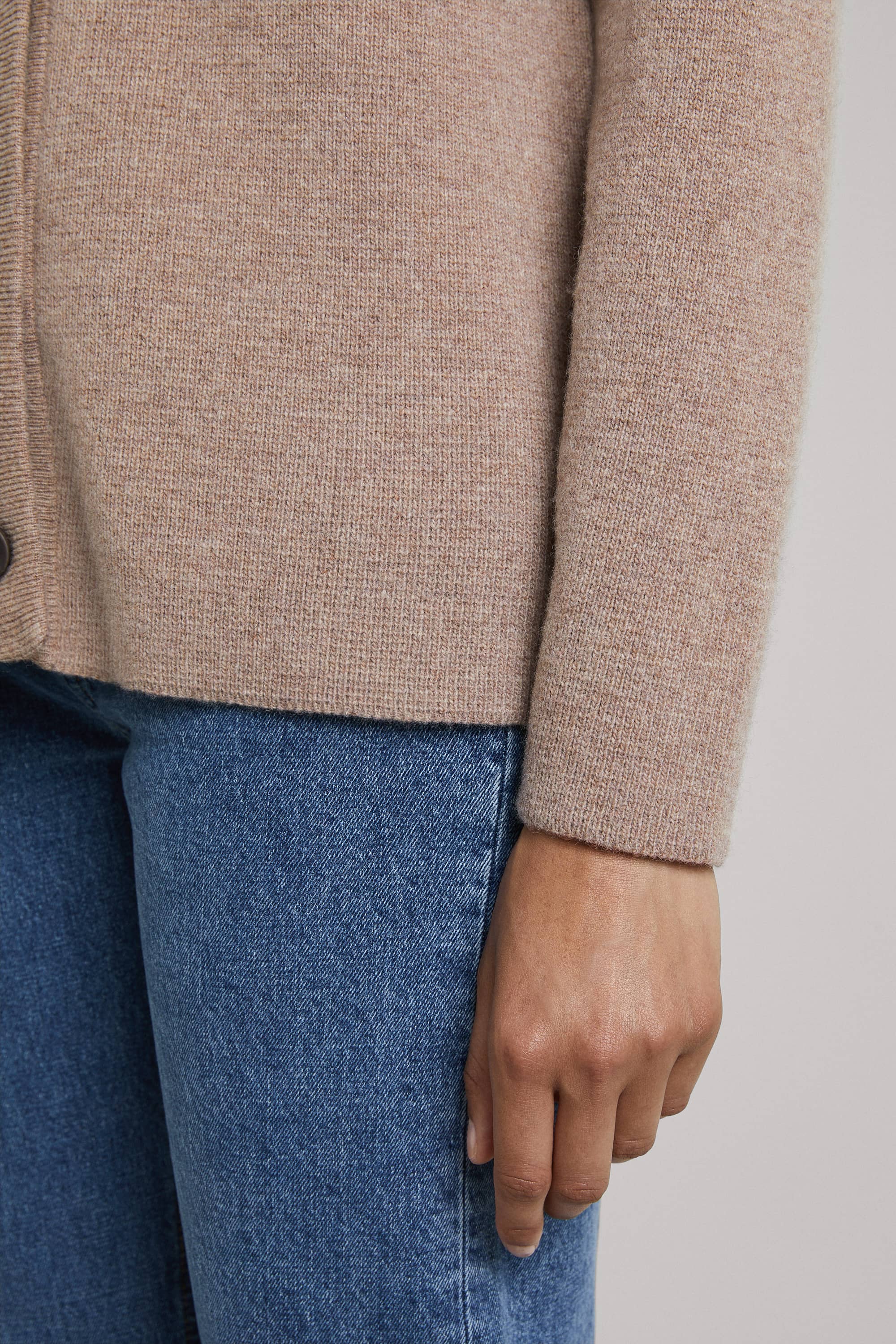 Image number 5 of The Wool Cardigan v1.0 - Archive