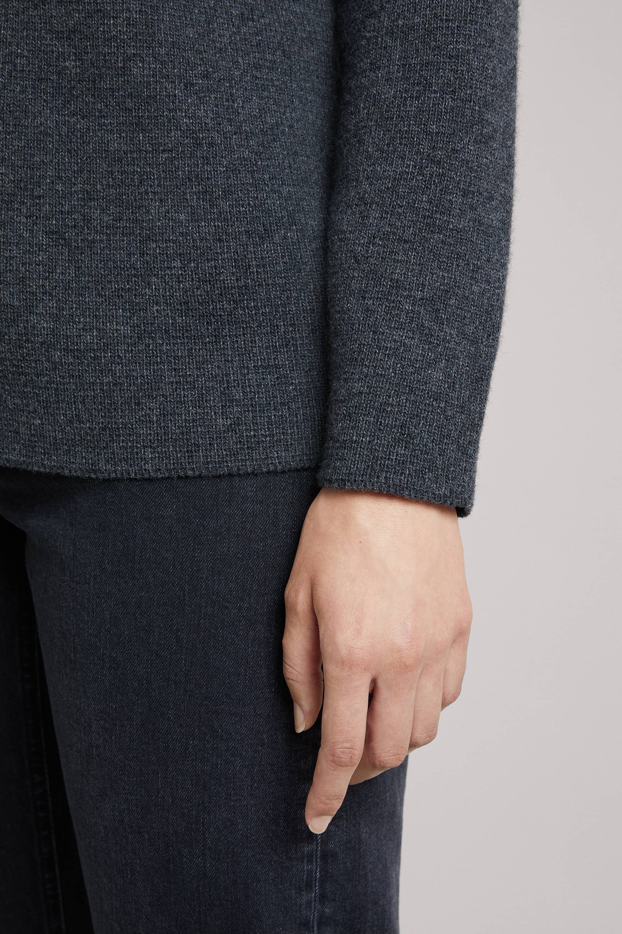 Image number 6 of The Wool Cardigan v1.0 - Archive