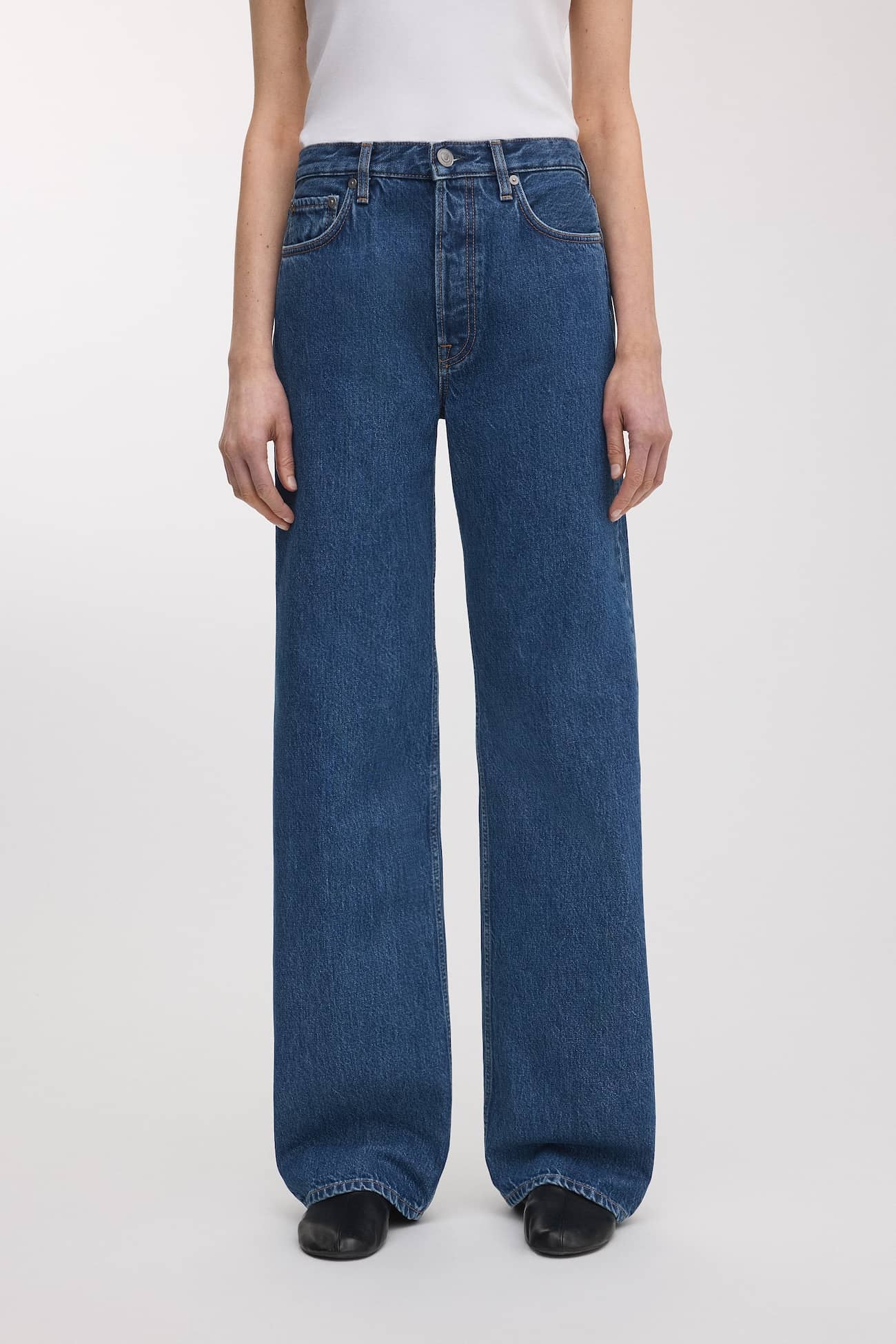Image number 2 of The Loose Jeans