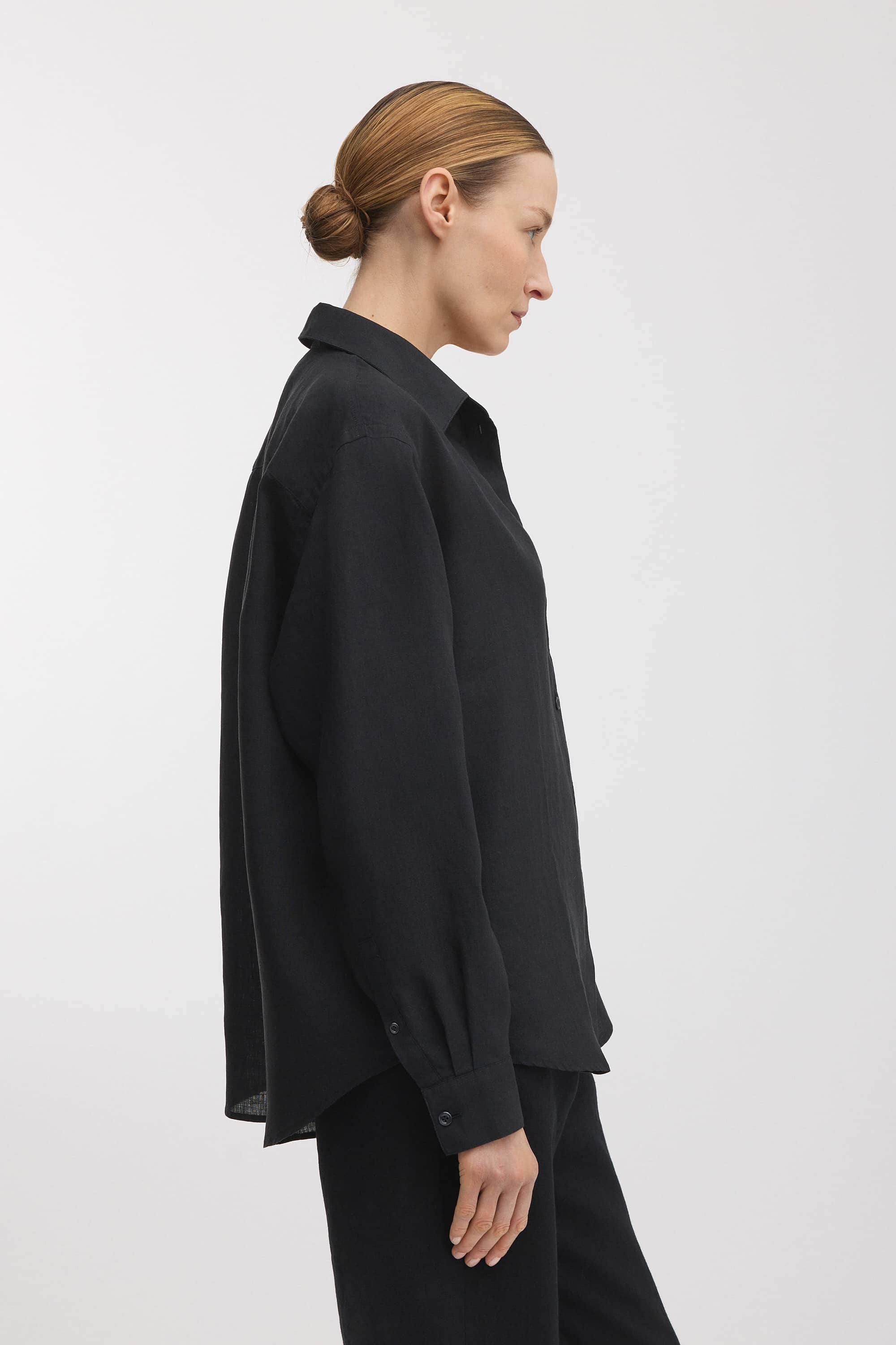 Image number 3 of The Linen Shirt