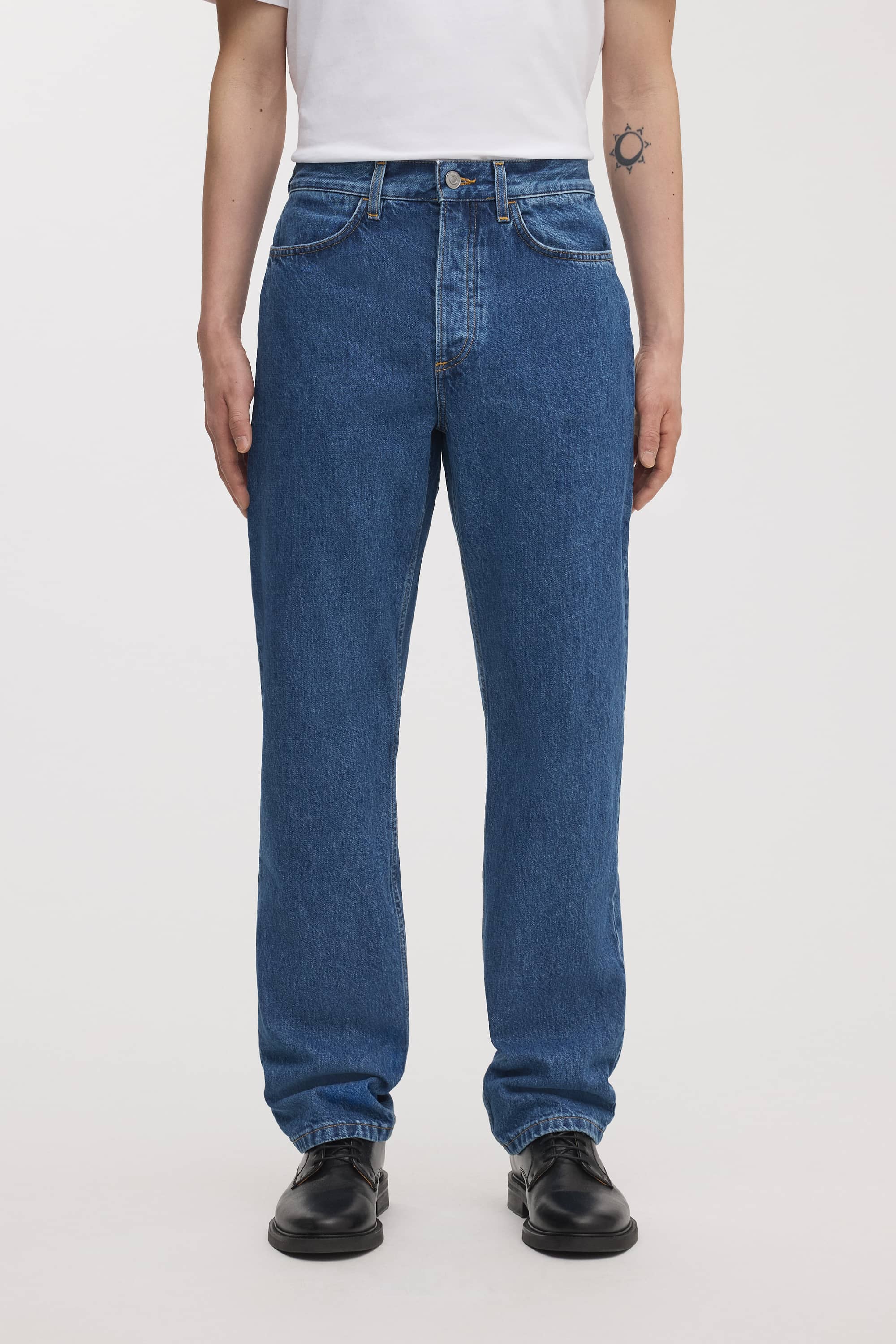 Image number 2 of The Loose Jeans v1.0 - Archive
