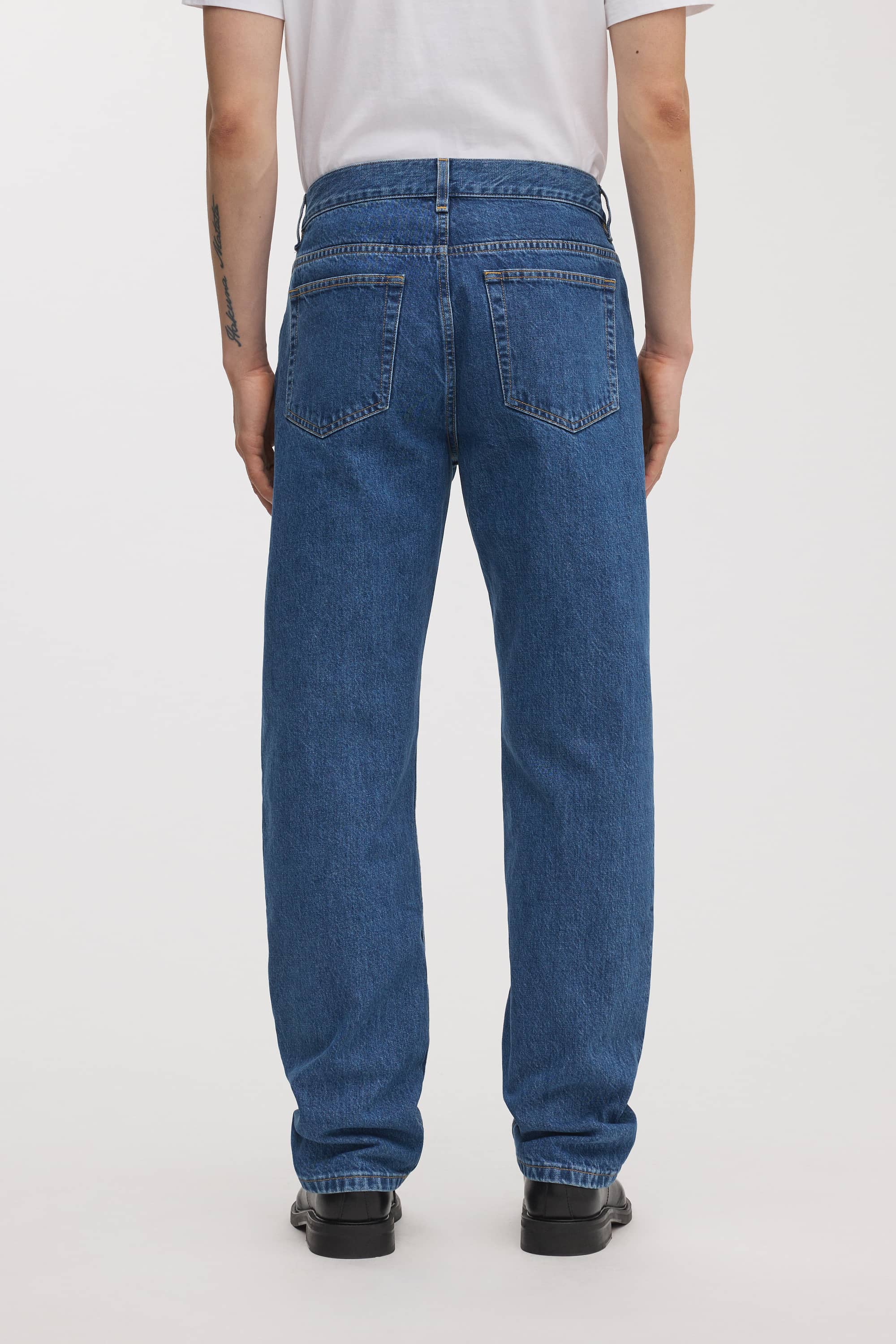 Image number 3 of The Loose Jeans v1.0 - Archive