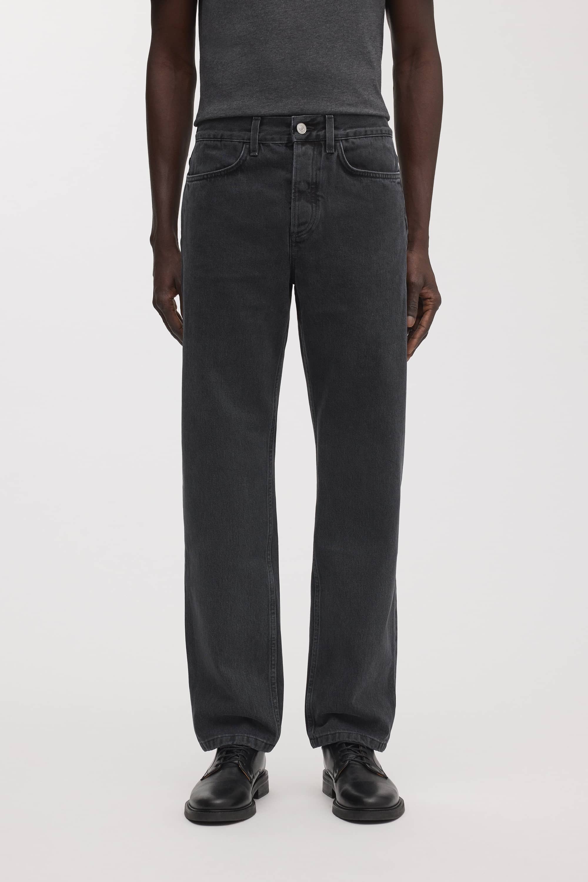 Image number 2 of The Loose Jeans v1.1 - Archive