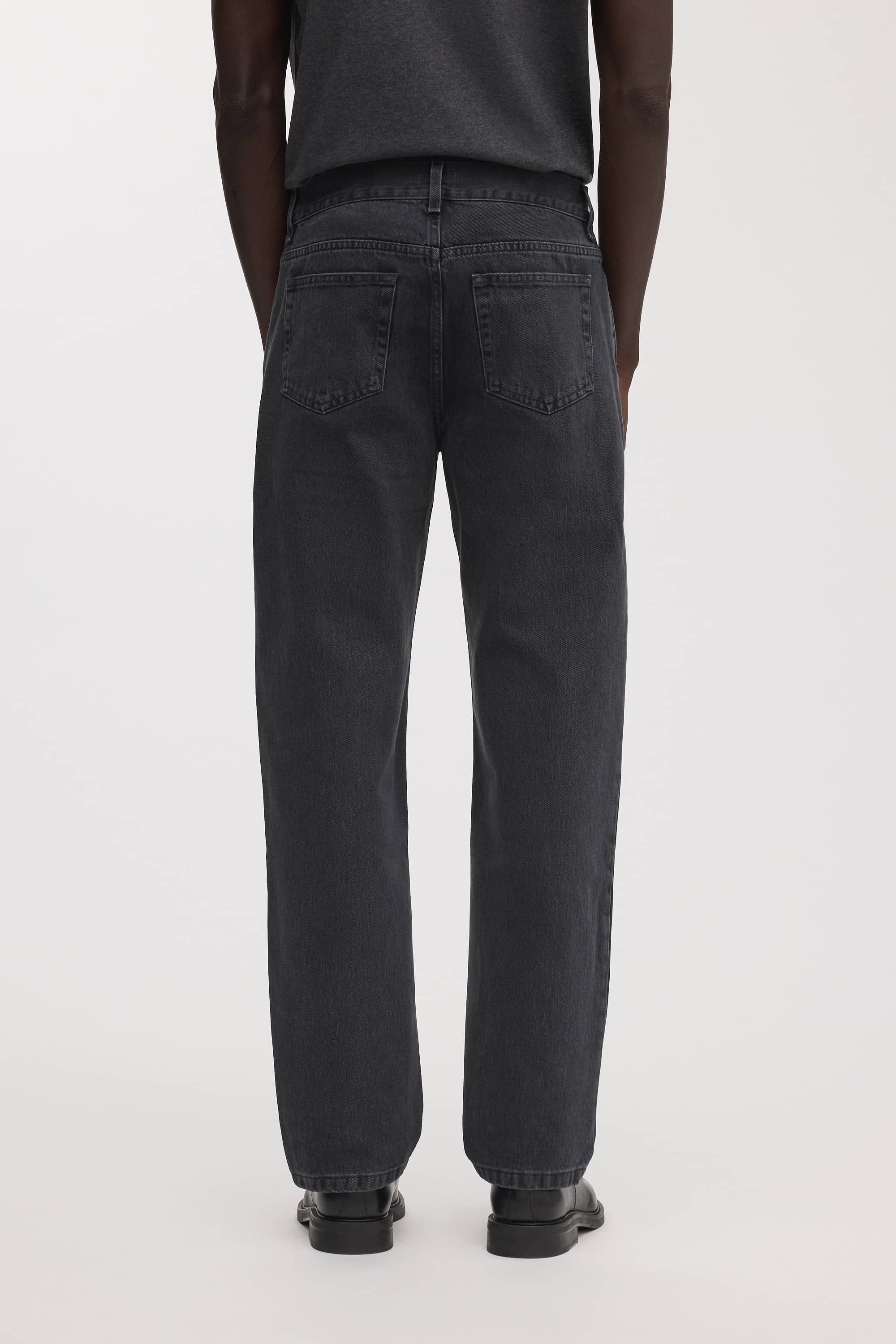 Image number 3 of The Loose Jeans v1.1 - Archive