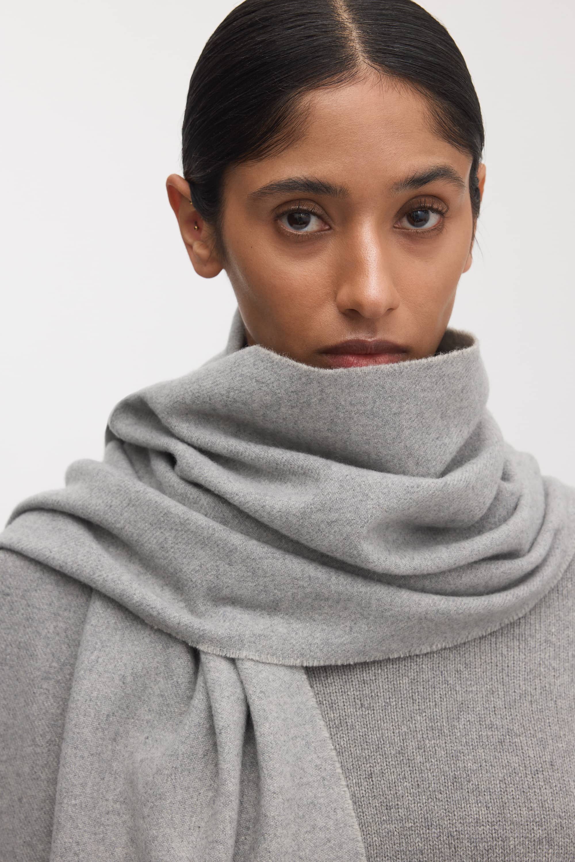Image number 3 of The Cashmere Wool Scarf